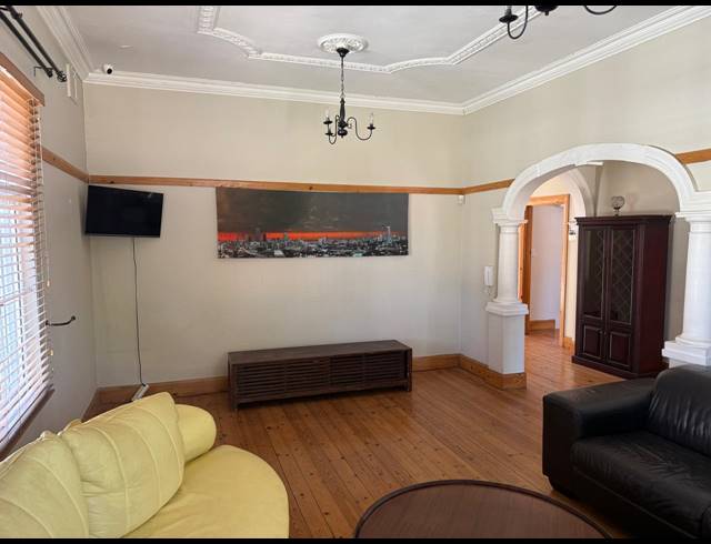 3 BEDROOM FREEHOLD FOR SALE IN GLENWOOD